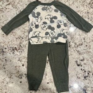 *GENTLY WORN* Disney x jumping beans 18 Months 2-Piece Set